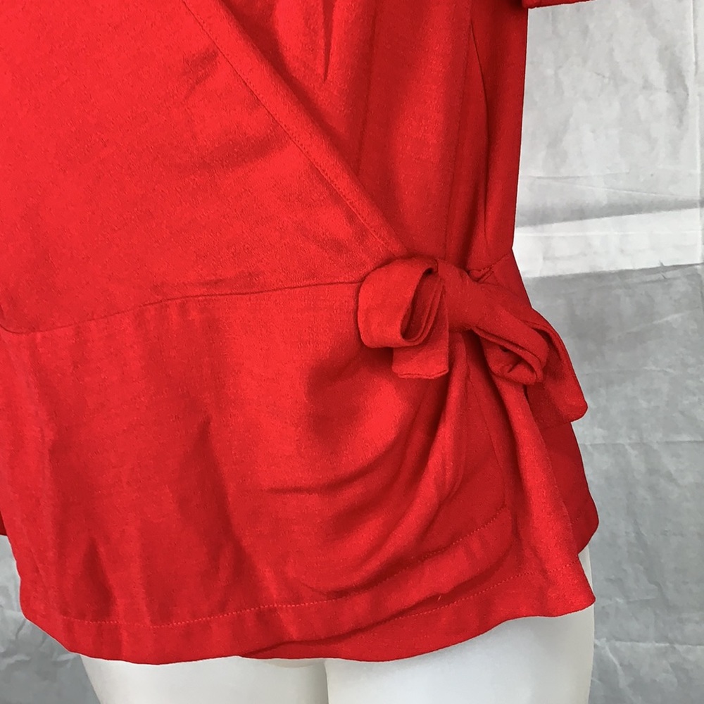 Urban Romantics Red Wrap V-Neck Top - 368 - Picture 4 of 9